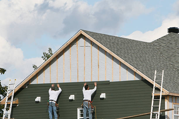 Professional Siding Installation technician working in Haltom City, TX